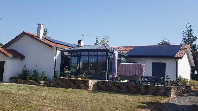 Pose de panneaux photovoltaïques sur toiture, abri de jardin et garage extérieur (chantiers 2023)